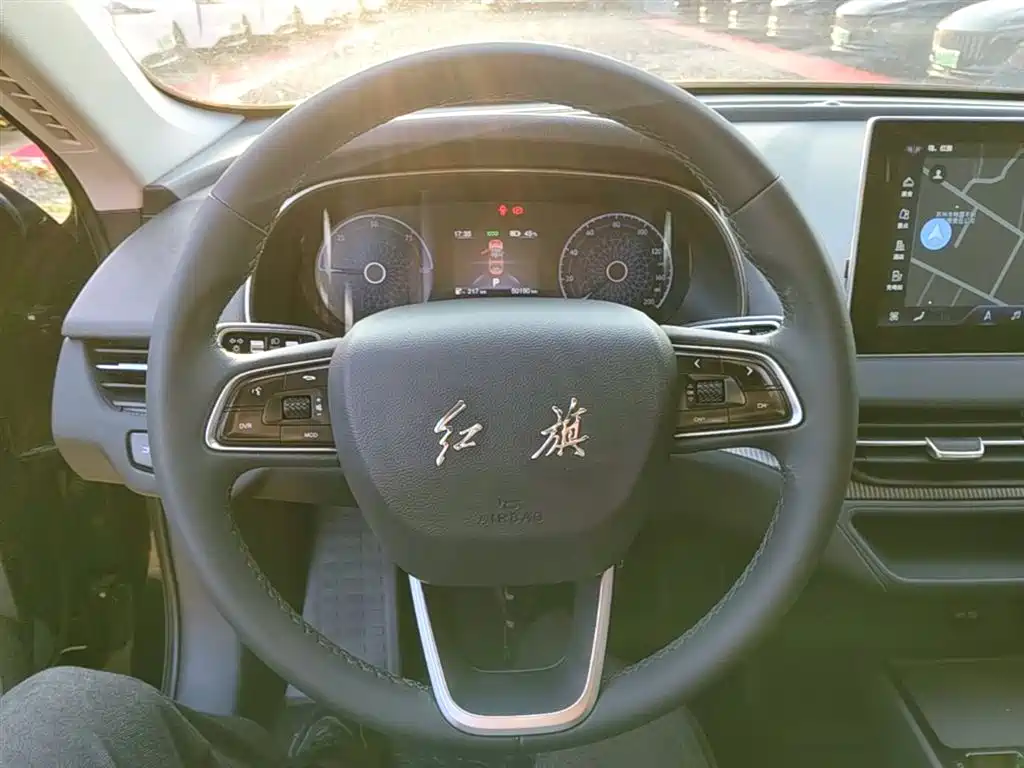 Hongqi E-QM5 2022 431km Charging Enjoyment Edition фото 11
