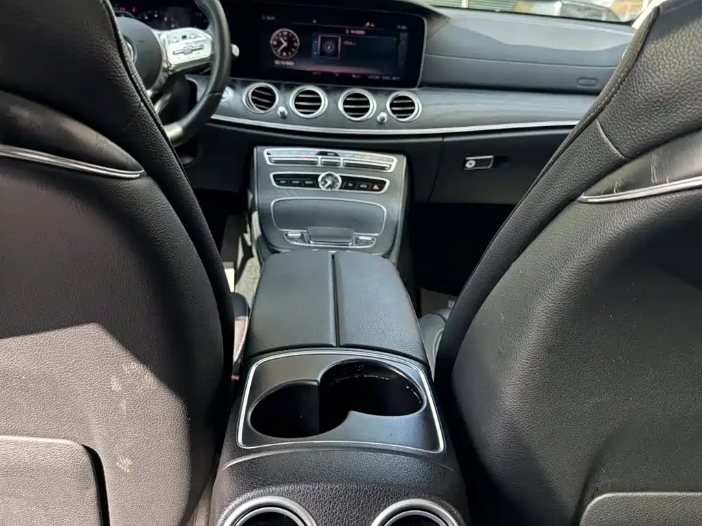 Mercedes-Benz E-Class 2019 E 300 L Sport Fashion фото 12