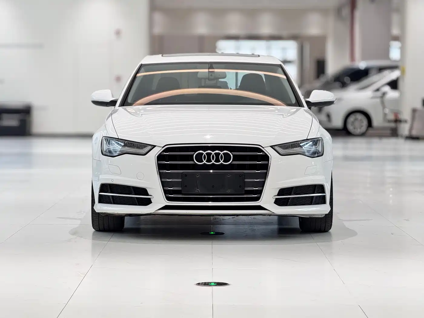 Audi A6L 2018 30th Anniversary 35 TFSI Fashion фото 2