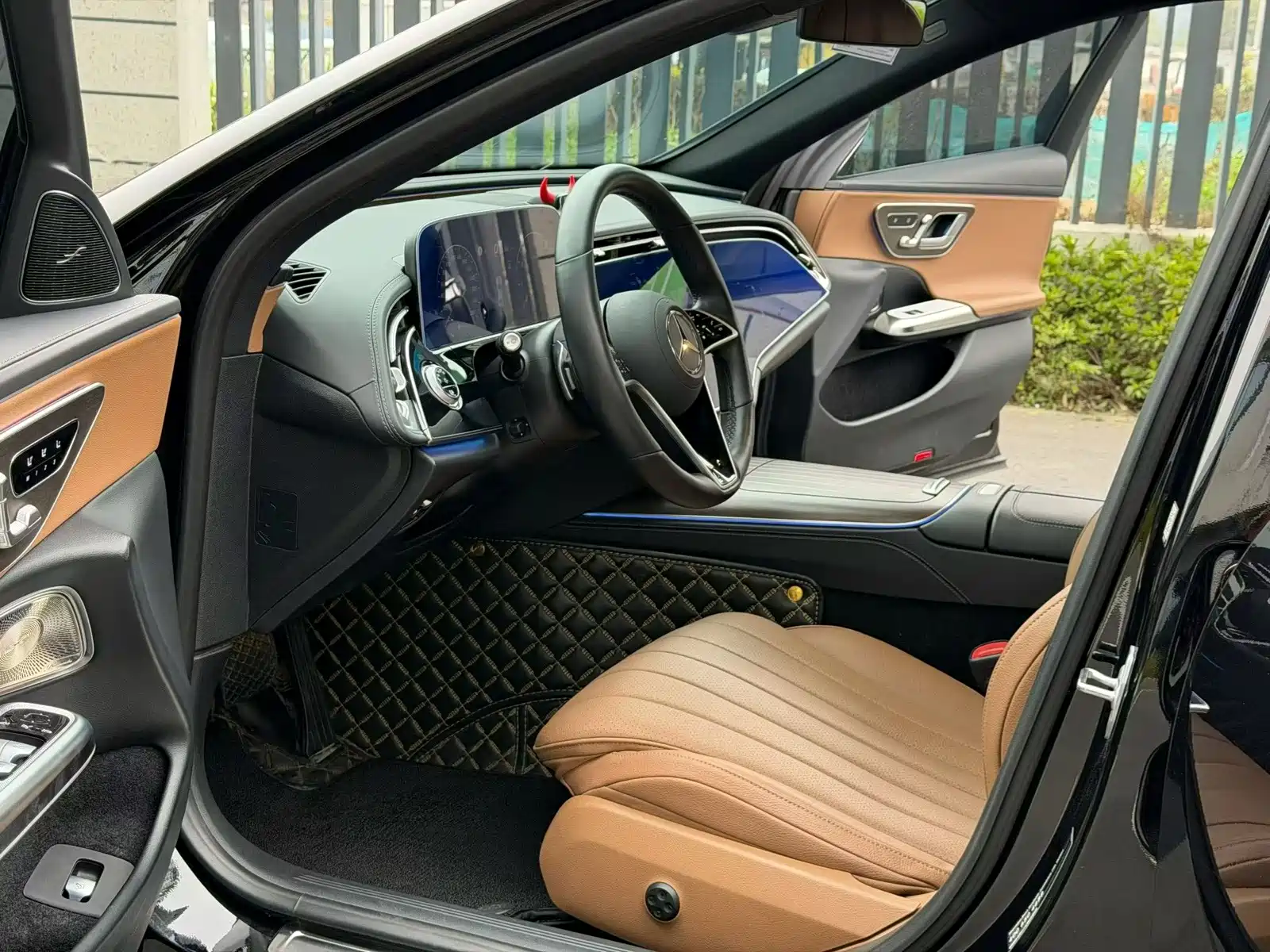 Фото 4 - Mercedes-Benz E-Class