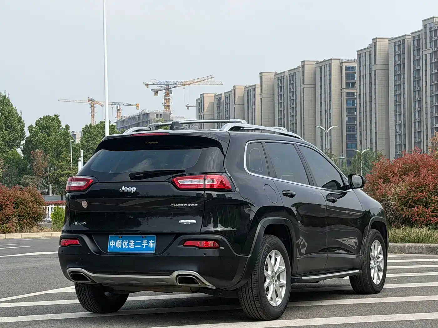 Фото 11 - Jeep Cherokee