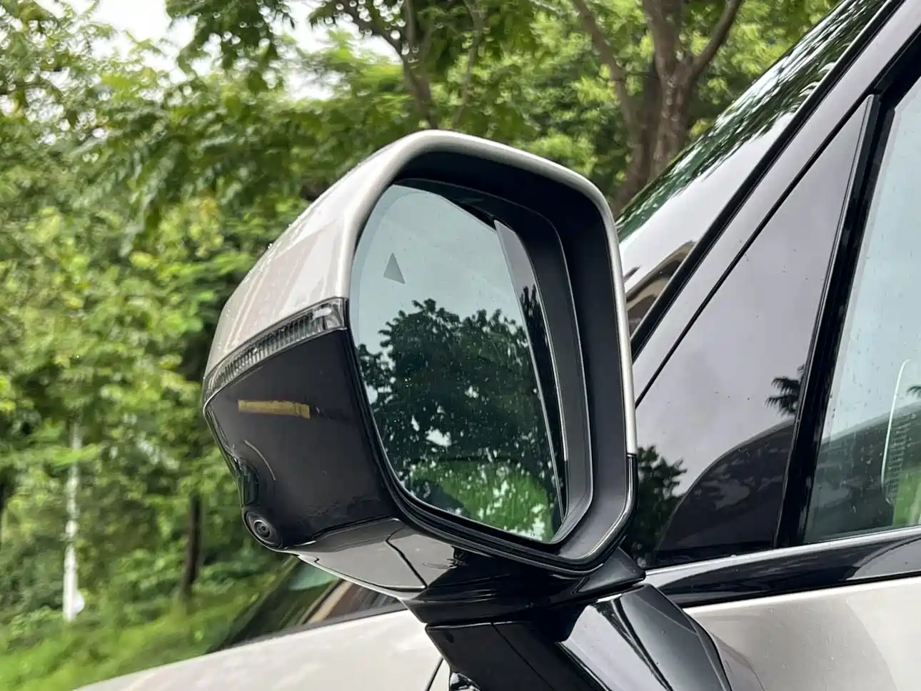Volvo EM90 2024 2025 Ultra Six-Seater