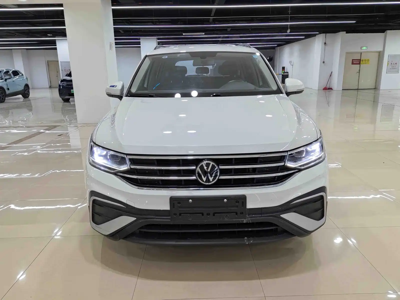 Фото 3 - Volkswagen Tiguan L
