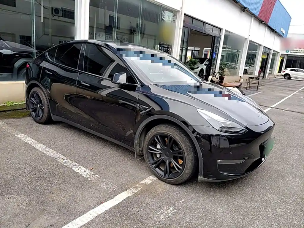 Фото 4 - Tesla Model Y