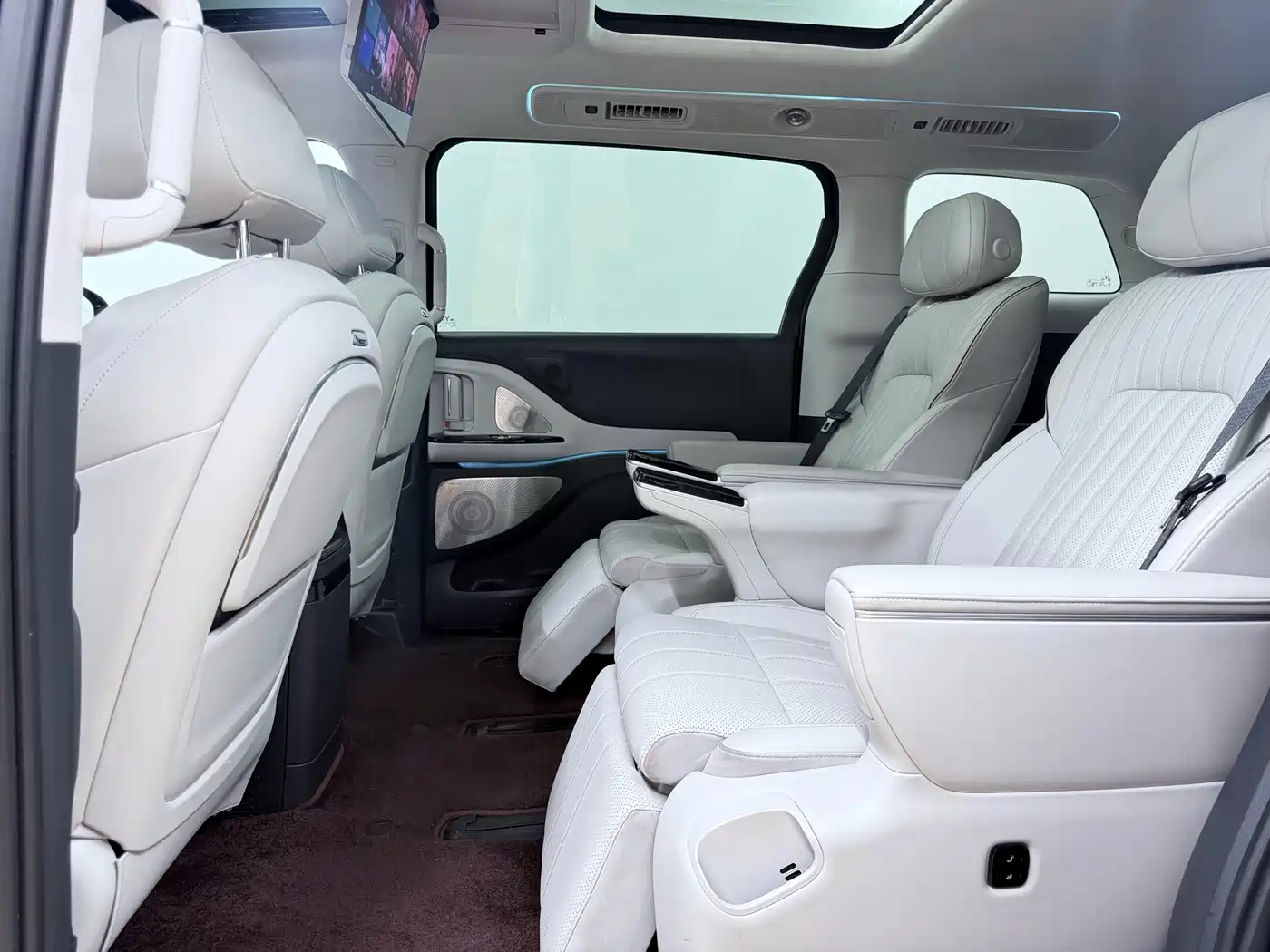 Voyah Auto Voyah Dreamer 2025 PHEV AWD Flagship Kunpeng Edition фото 28