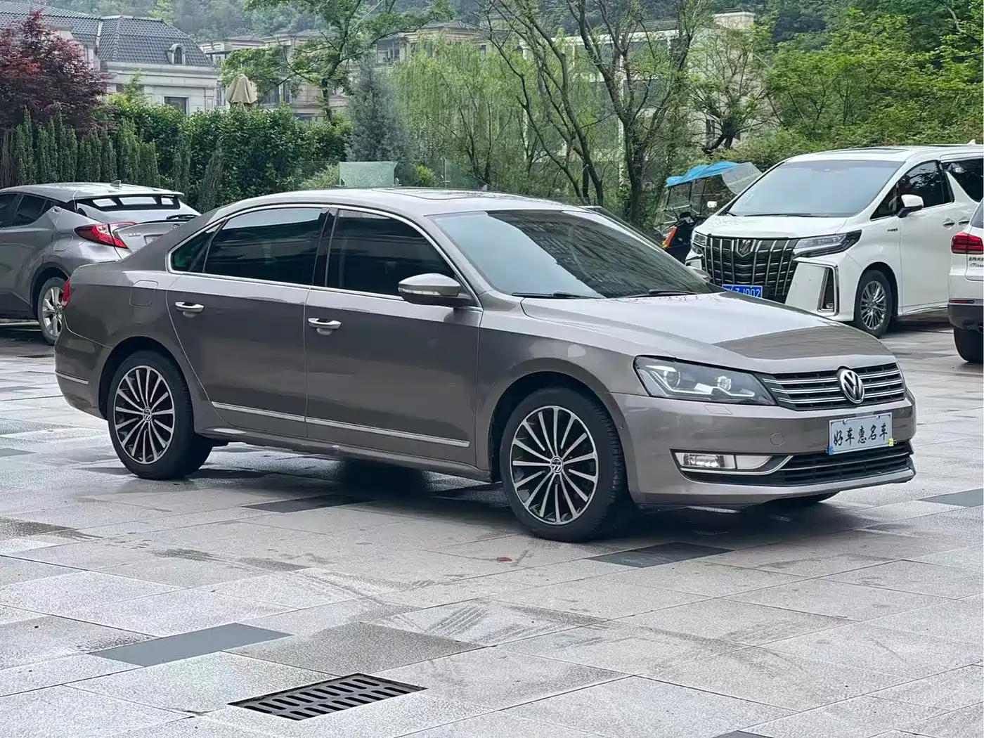 Volkswagen Passat 2013 2.0TSI DSG Zhizun фото 3