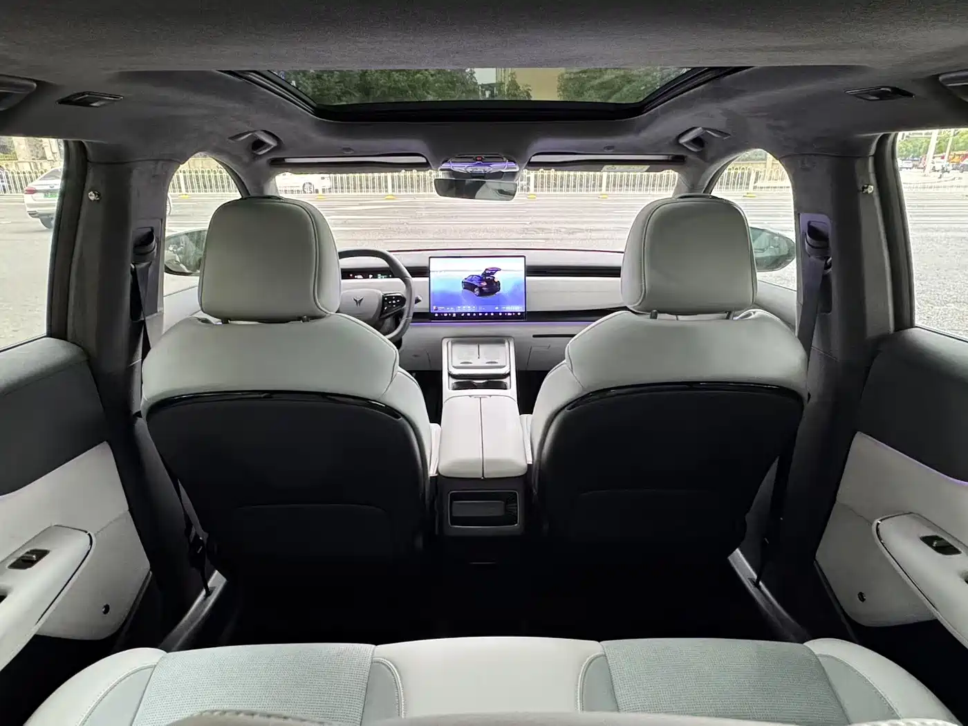 Voyah Auto Voyah Zhiyin 2024 Long Range Super Charging Edition фото 8