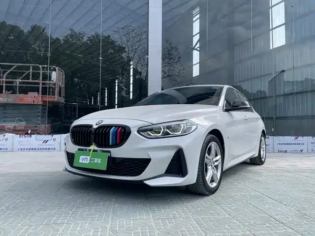 BMW 1-SERIES 2023