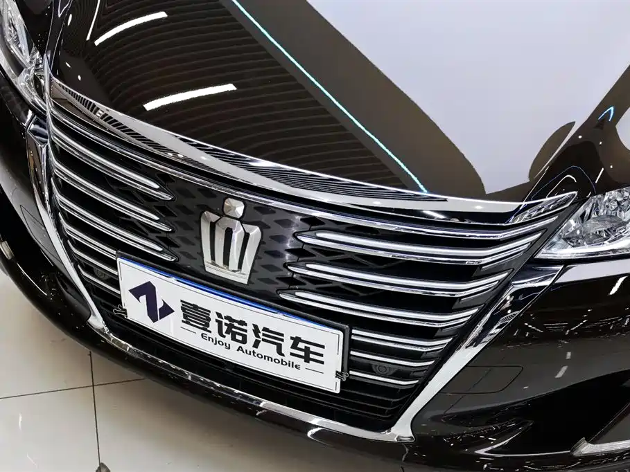 Toyota Crown 2017 2.0T Sport Edition фото 10