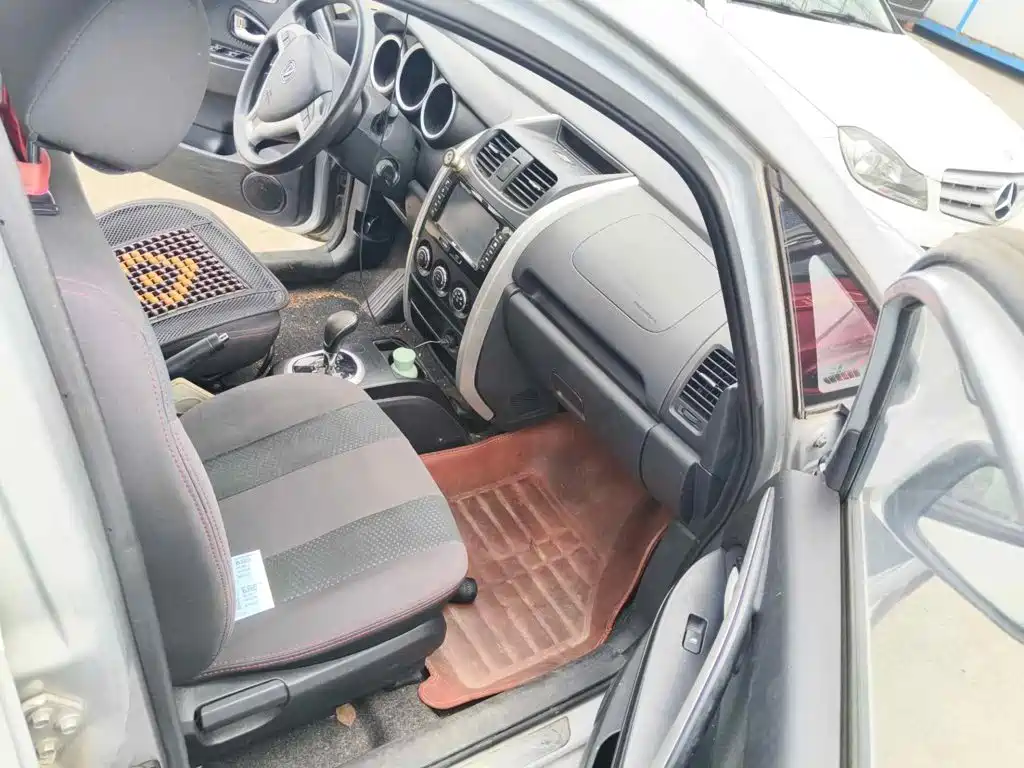 Changan CX20 2015 2014 1.4L IMT Sunroof Navigation China IV