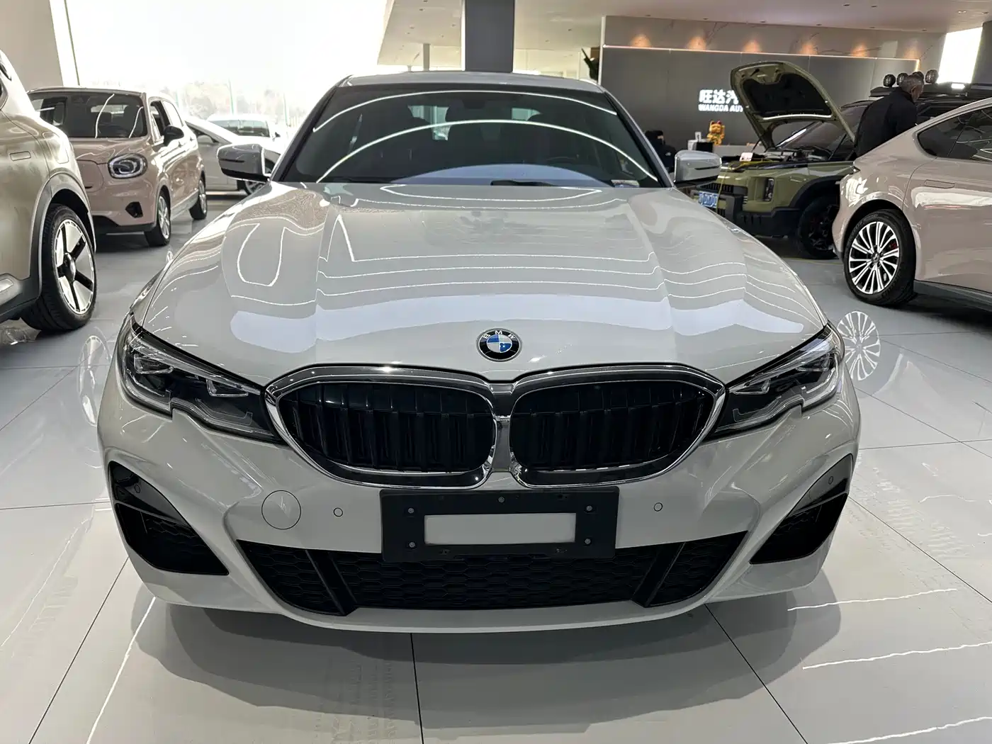 BMW 3 Series 2021 320Li M Sport Package фото 3