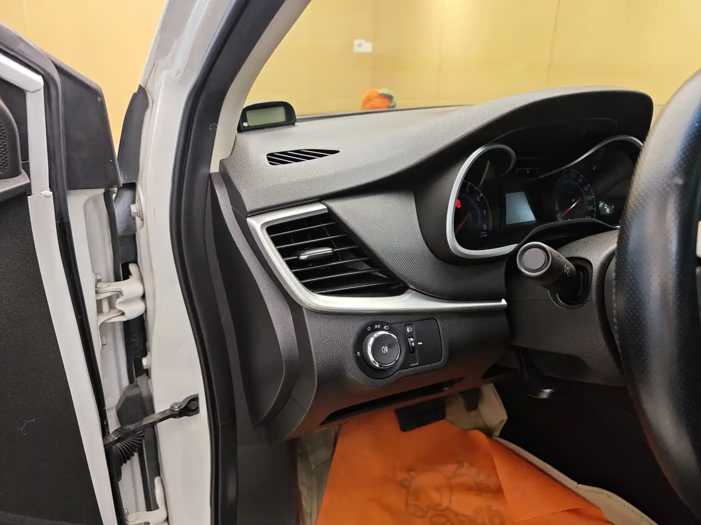 CHEVROLET KOVOZ