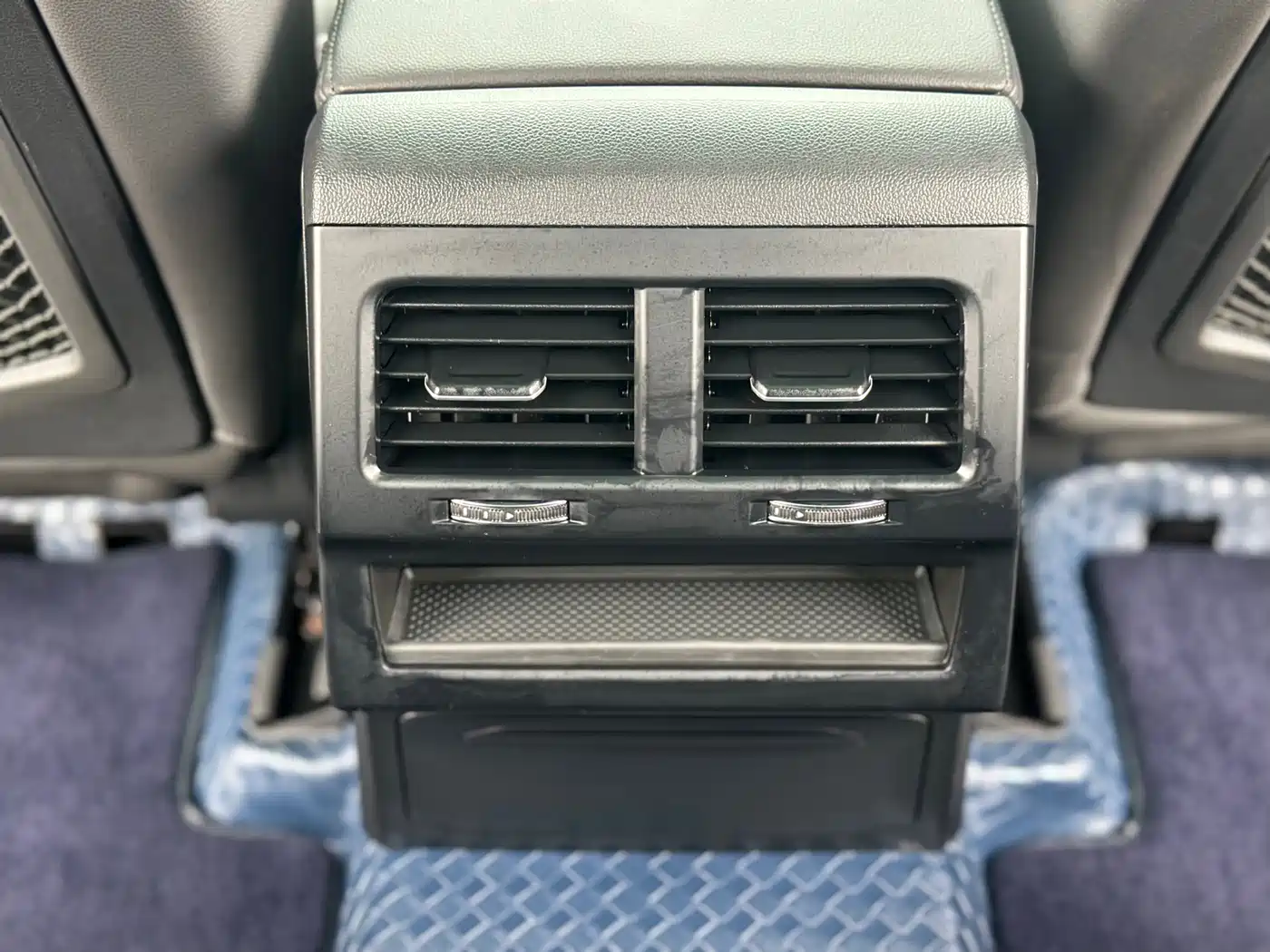 Volkswagen Touareg 2019 2.0TSI Pilot Edition China VI фото 13