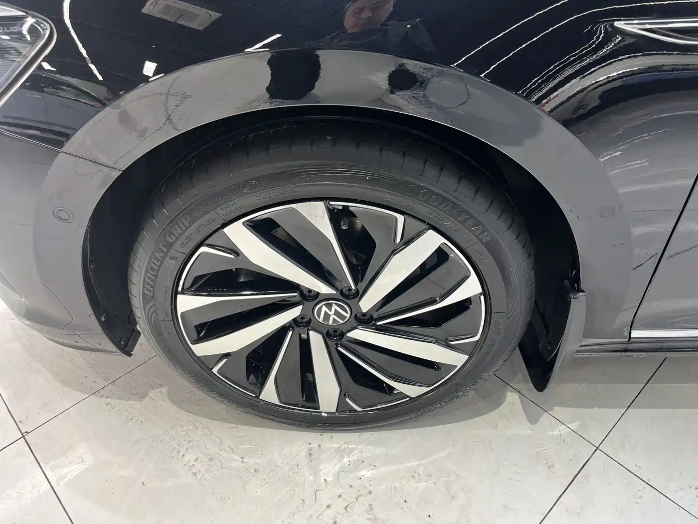 Volkswagen Passat 2023 330TSI Premium Edition фото 13