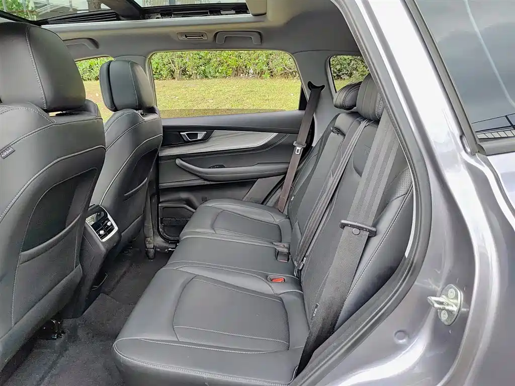 CHERY TIGGO 8