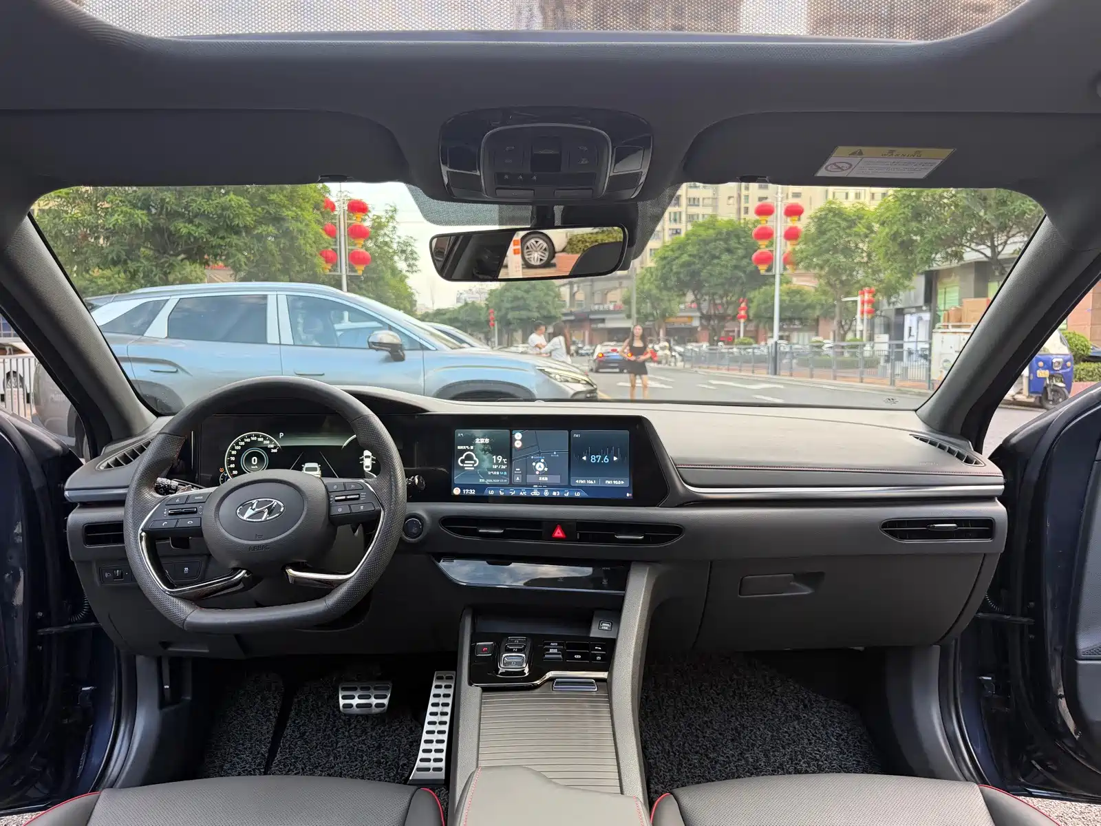 Photo 11 - Hyundai Sonata