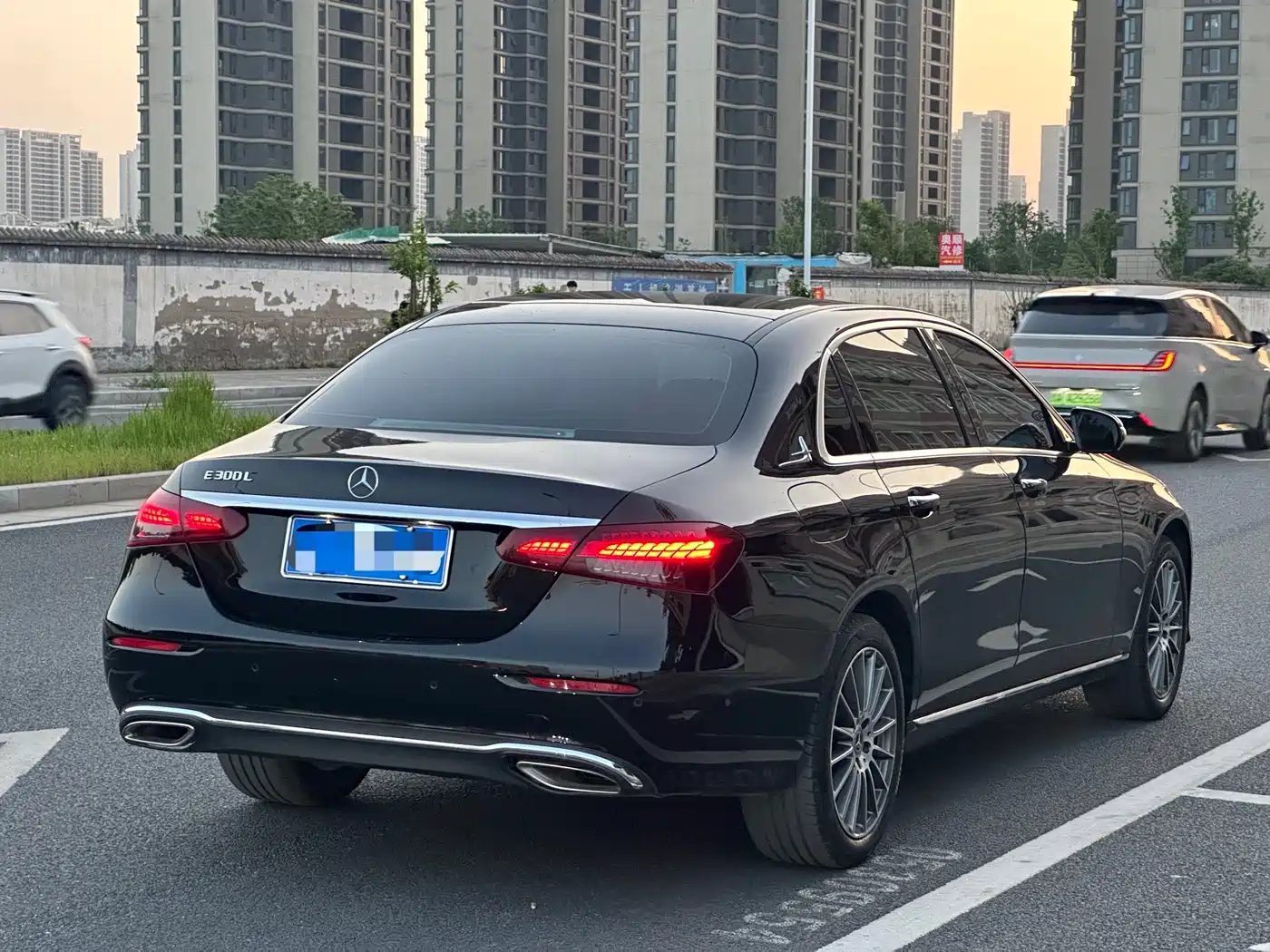 Mercedes-Benz E-Class 2023 E 260 L Sport фото 9