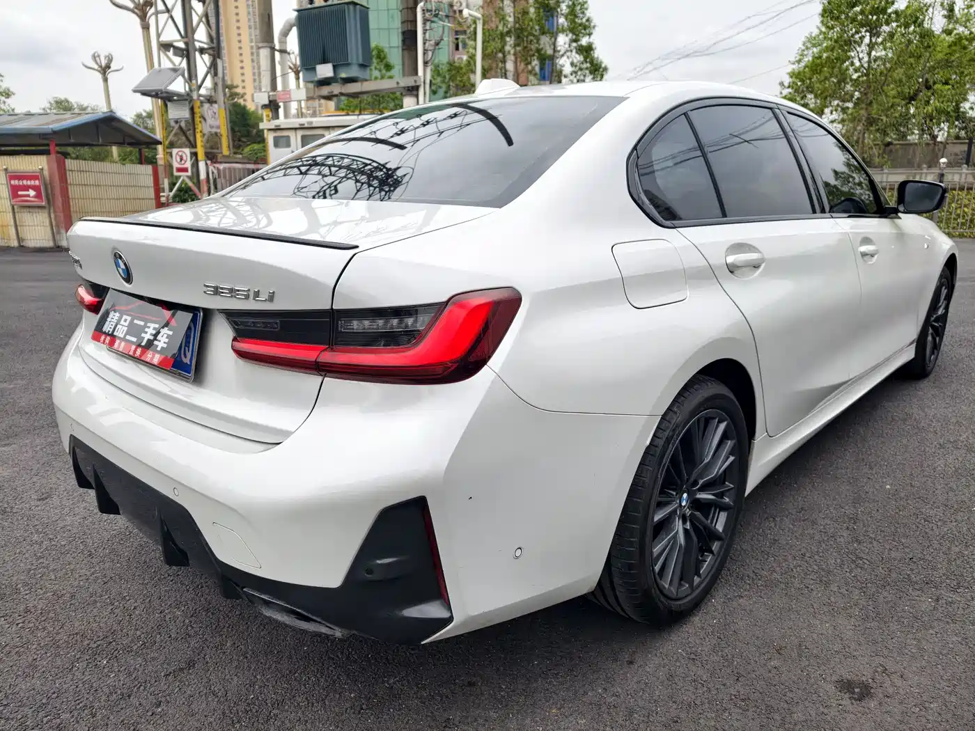 BMW 3 Series 2023 325Li M Sport Black Night Package фото 24
