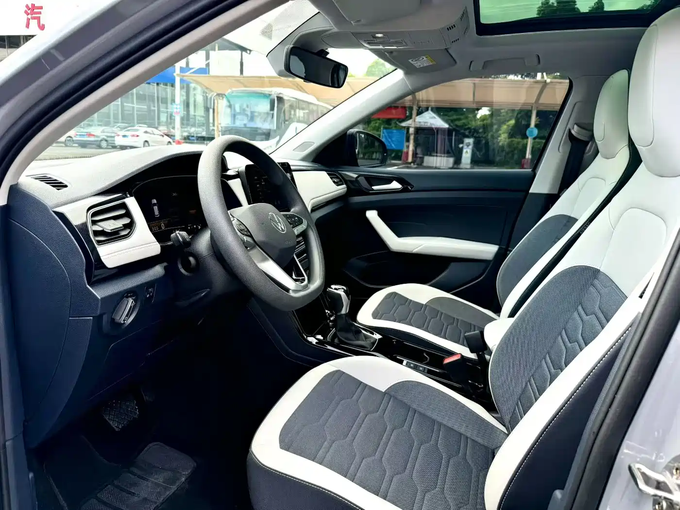Volkswagen Tharu, миниатюра 4