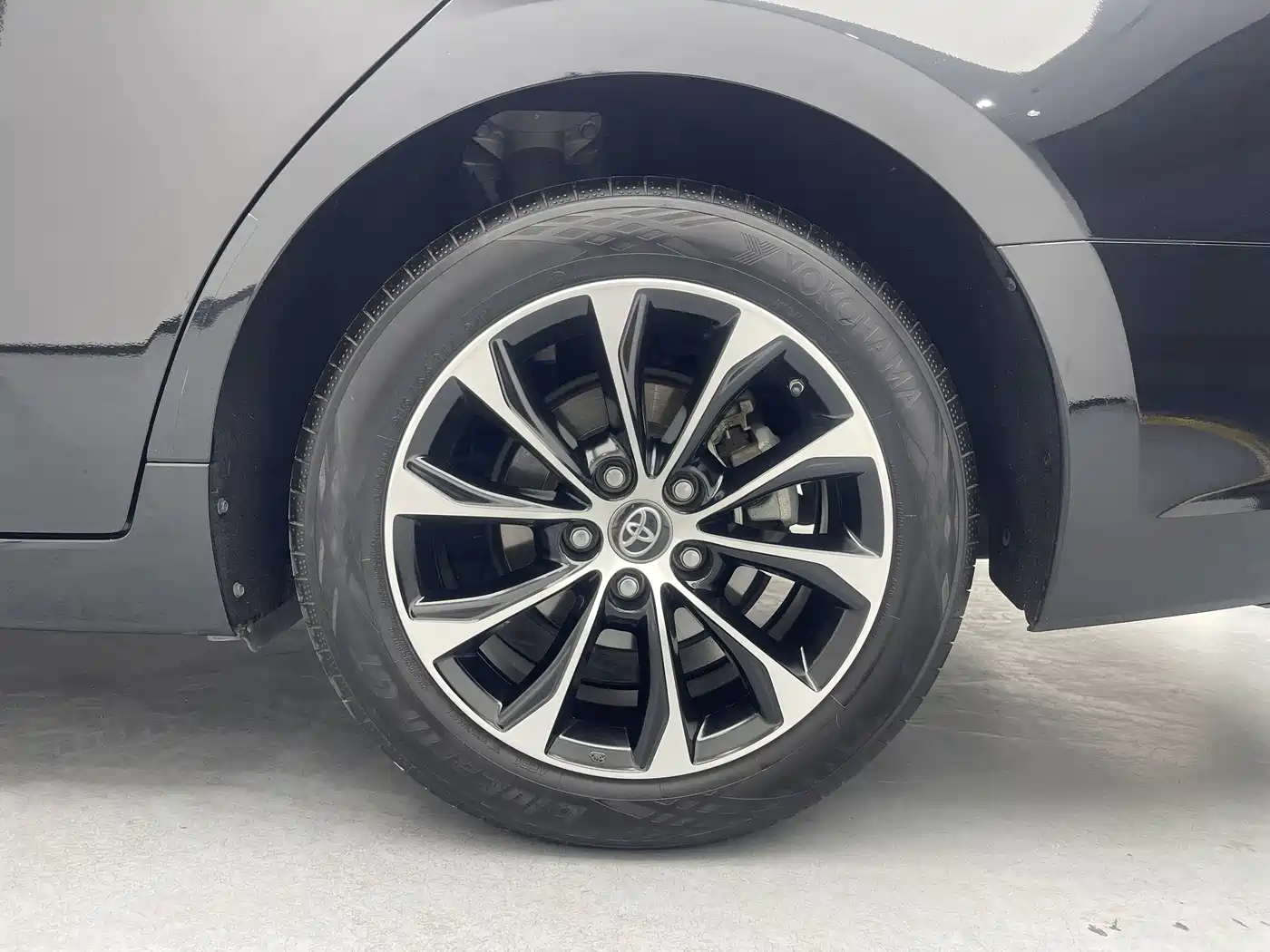 Toyota Avalon 2023 2.0L Premium Selection фото 12