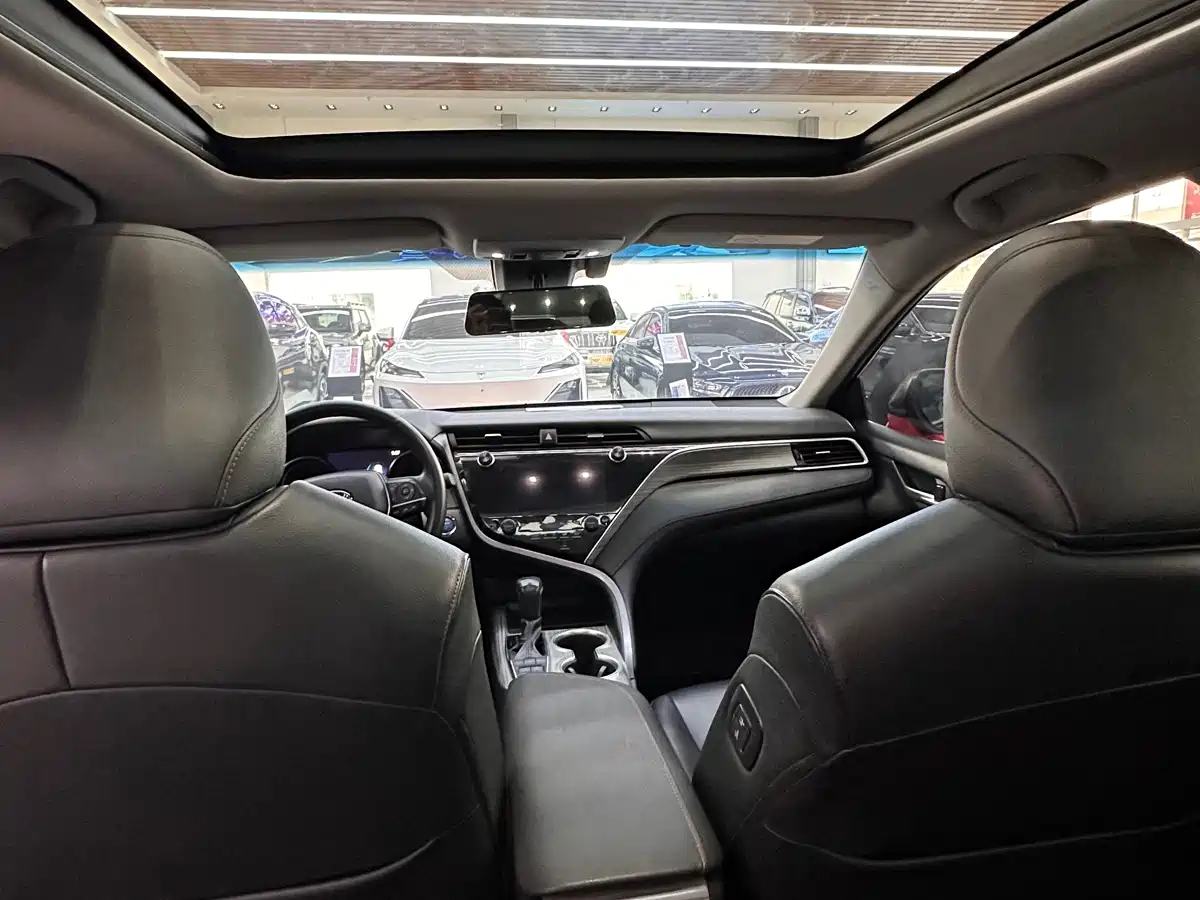 Toyota Camry 2019 Facelift Hybrid 2.5HG Luxury Edition фото 10