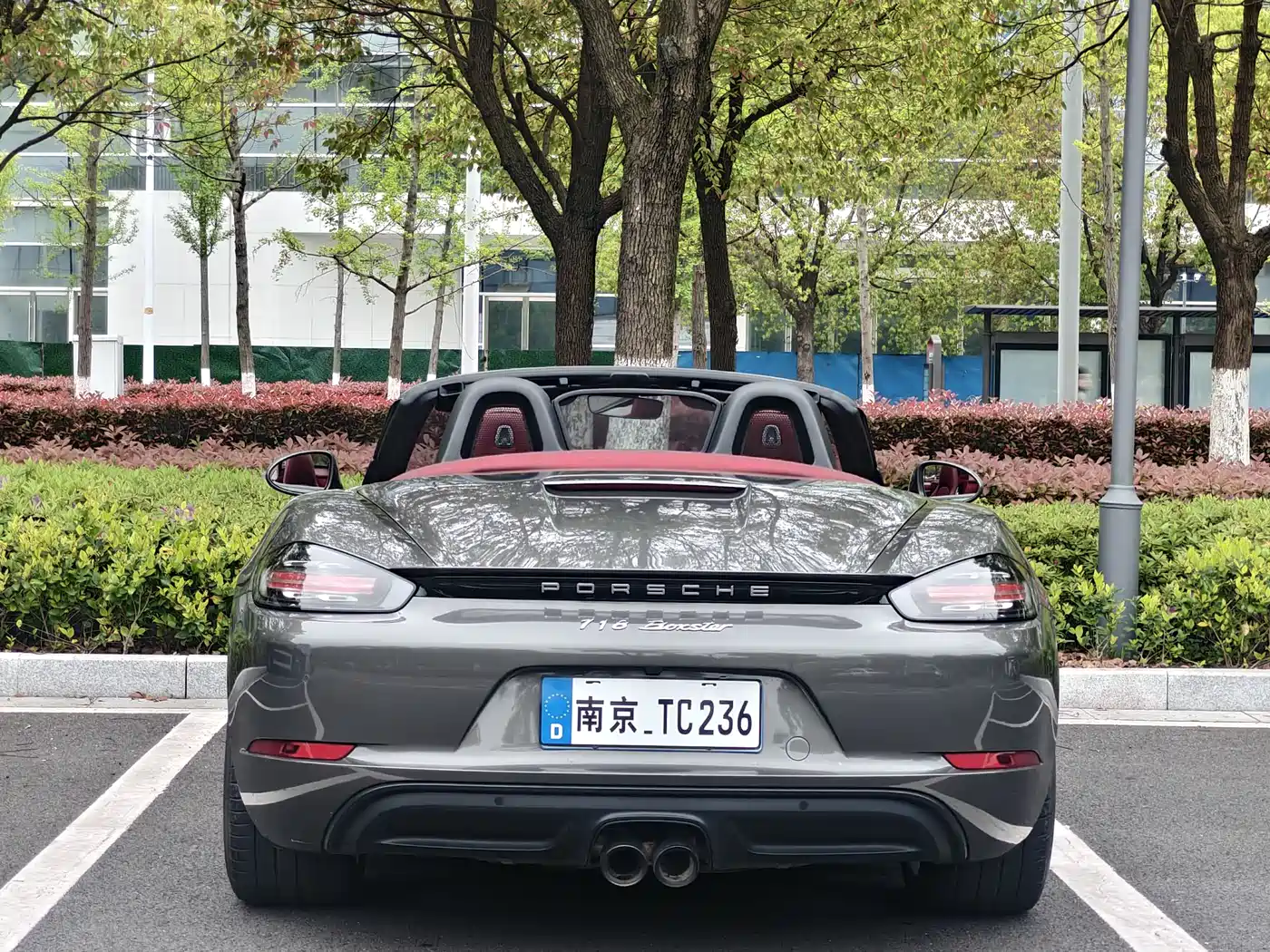 PORSCHE 718