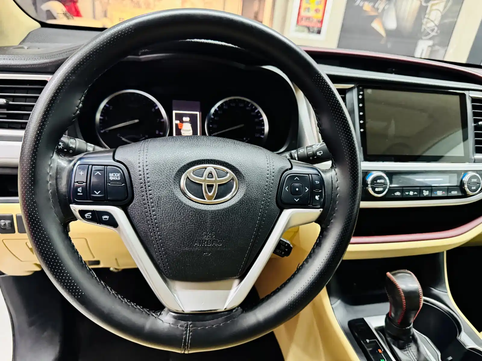 Фото 12 - Toyota Highlander