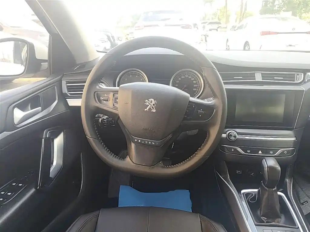Peugeot 408 2014 1.8L Automatic Luxury Edition фото 11