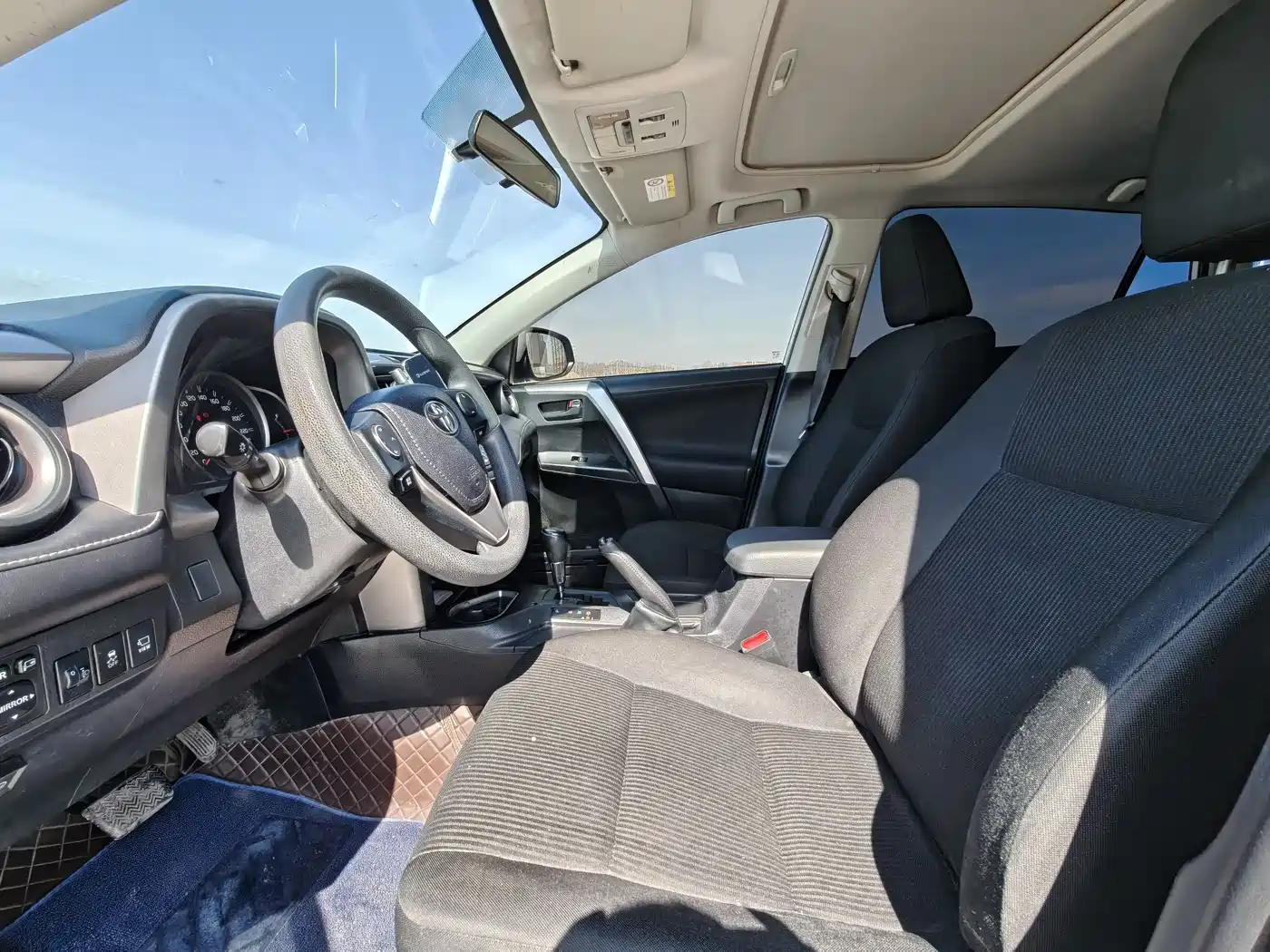 Toyota RAV4 Rongfang 2018 2.0L CVT 2WD Trend X Edition фото 4