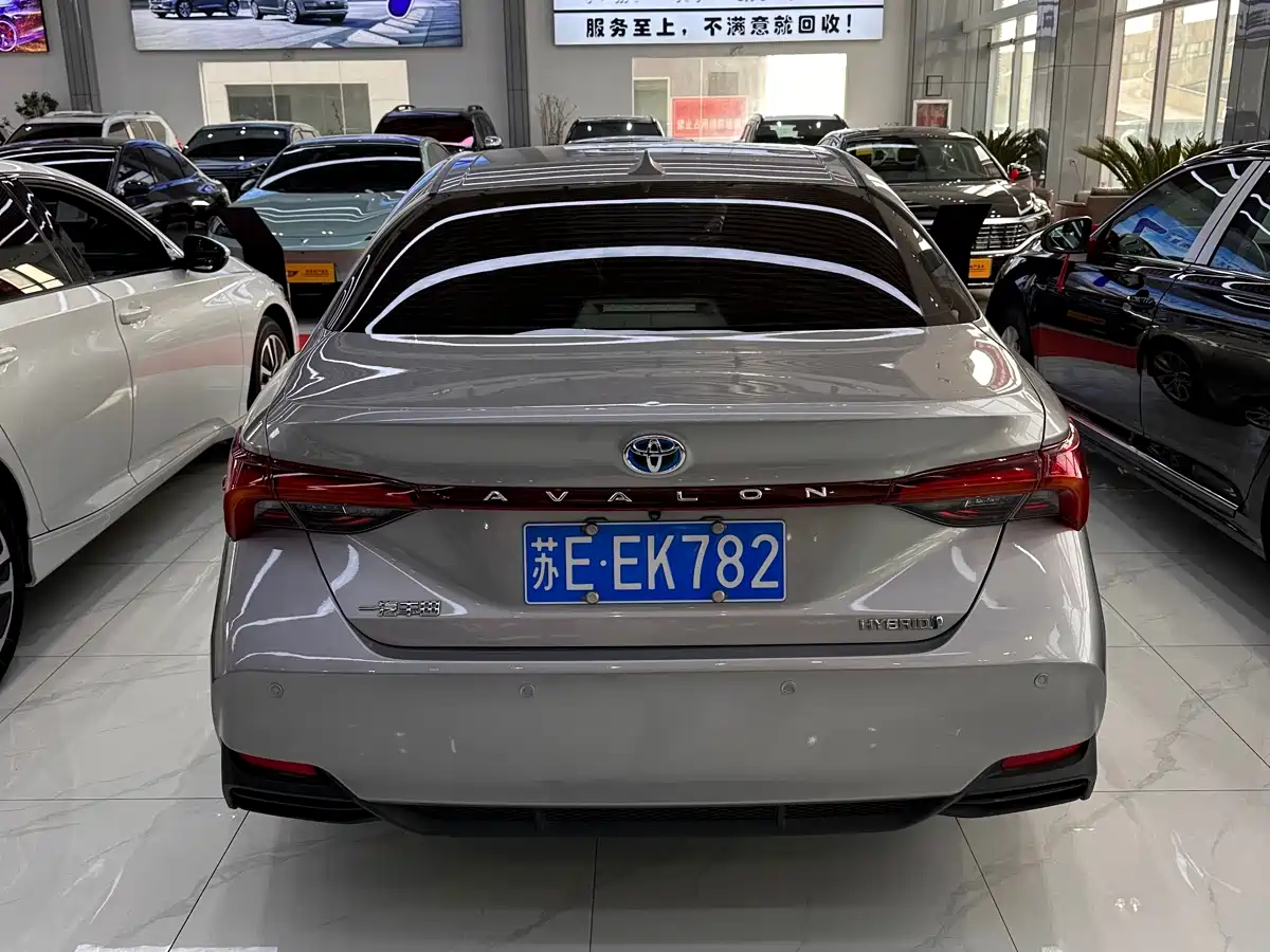 Toyota Avalon 2019 Hybrid 2.5L Luxury Edition China V фото 8