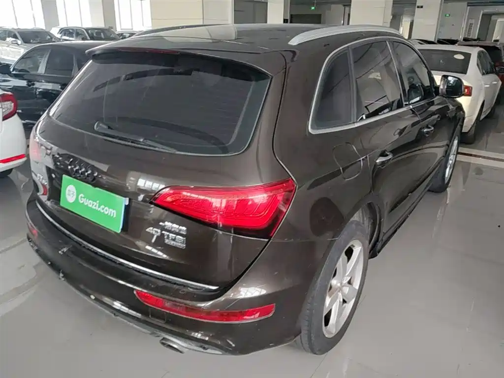 AUDI Q5