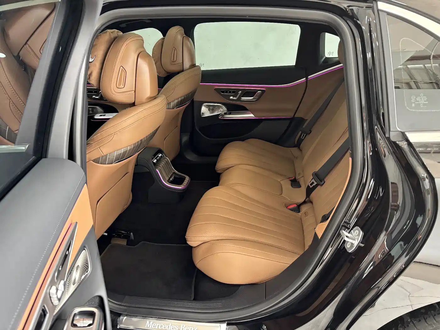 Mercedes-Benz E-Class 2026 E 300 L Luxury фото 21