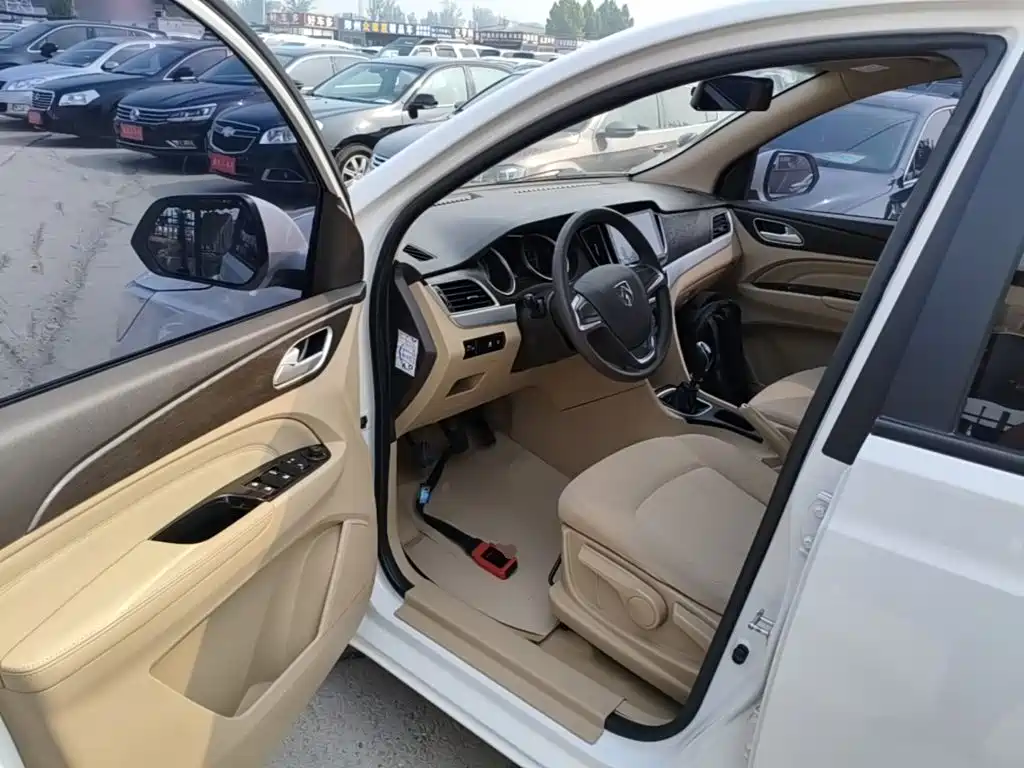 Baojun 730 2021 2019 1.5L Manual Value Edition 7-Seater China VI