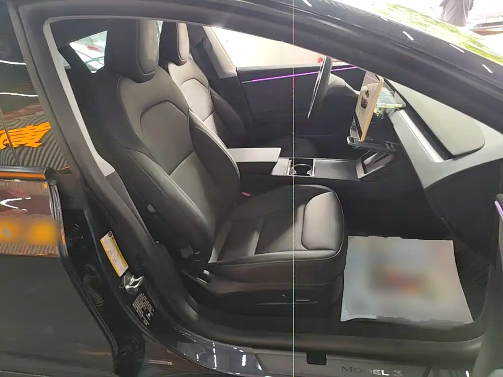 Фото 25 - Tesla Model 3