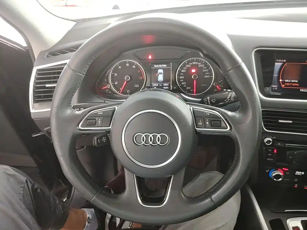 Audi Q5 2018 2017 Plus 40 TFSI Technology