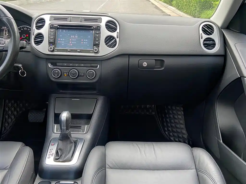 Volkswagen Tiguan 2015 1.8TSI Automatic 2WD Comfortline фото 11
