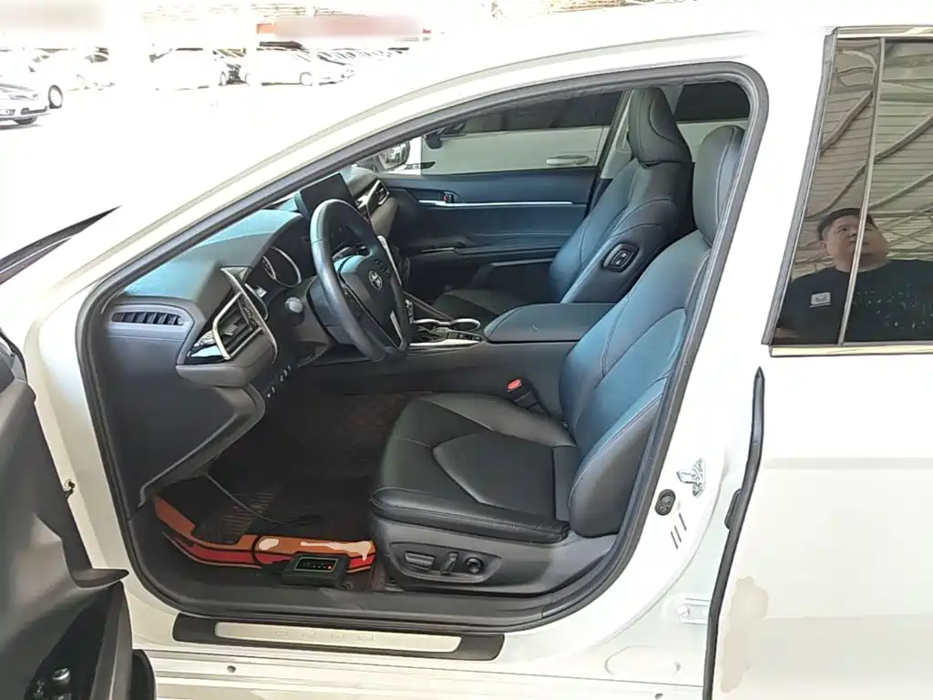 TOYOTA CAMRY