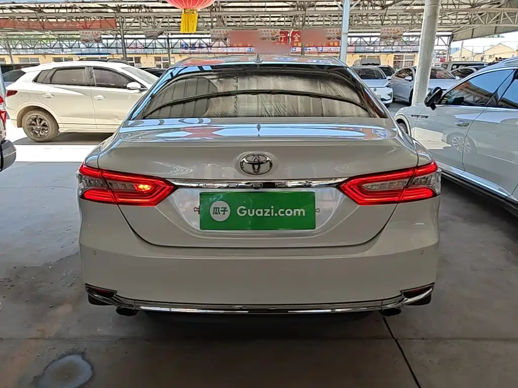 TOYOTA CAMRY