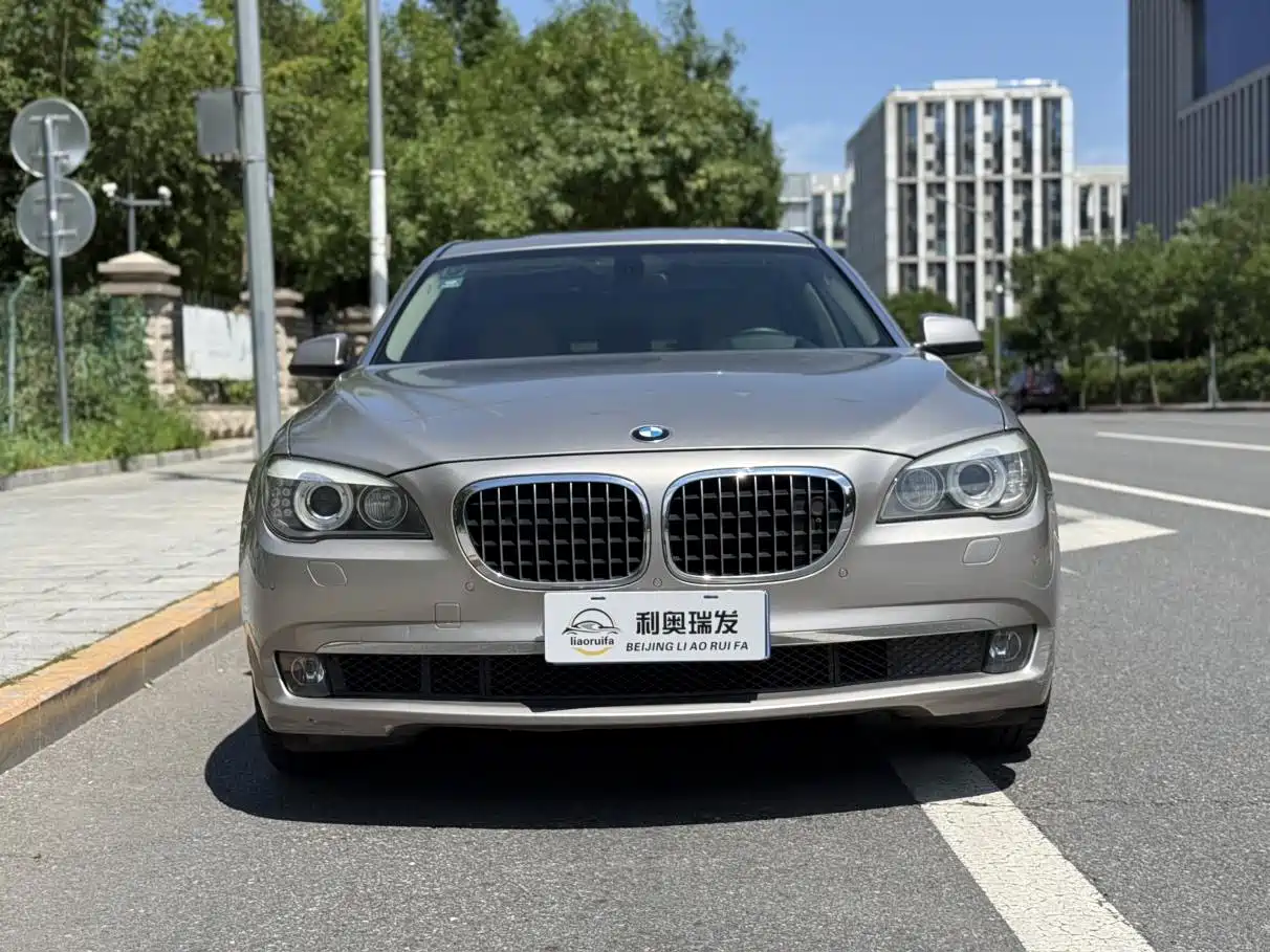 BMW 7 Series 2011 2009 740Li Luxury