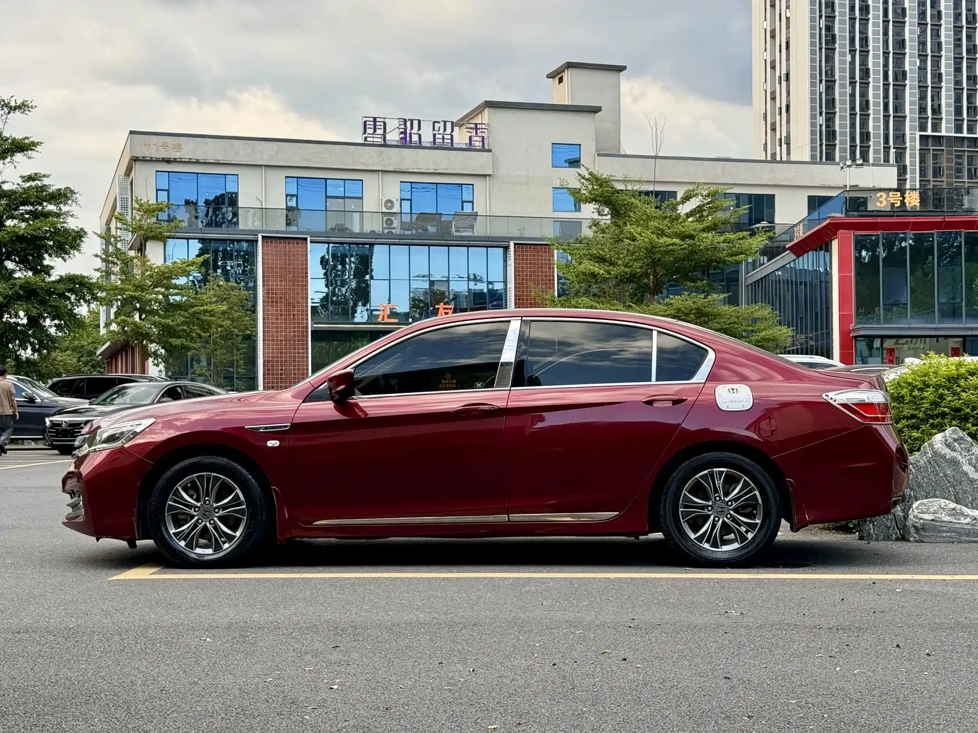 Фото 5 - Honda Accord