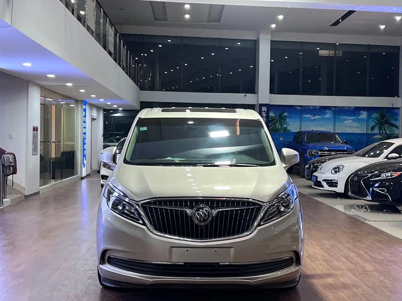 Фото 2 - Buick GL8
