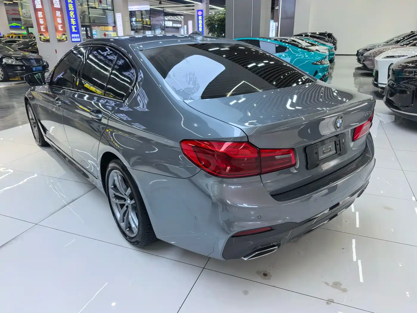 BMW 5 Series (Import) 2019 525i M Sport Package фото 16