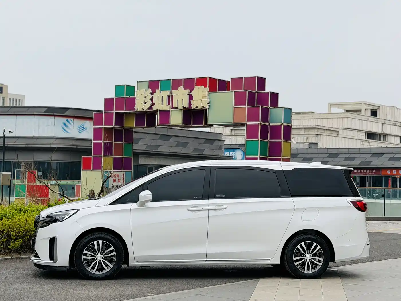 Buick GL8 2023 ES Landmaster Exclusive фото 3