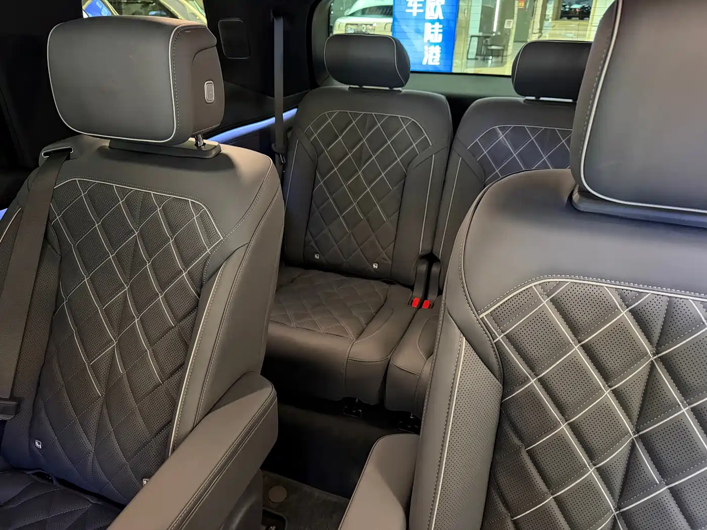 NIO ES8 2026 2025 Model 6-Seat Executive Luxury Edition