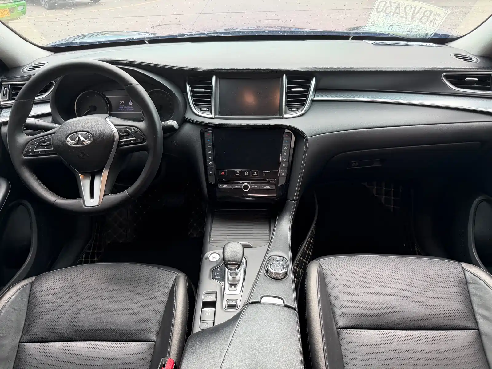 Фото 15 - Infiniti QX50