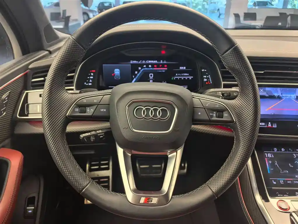 Audi SQ7 2024 4.0 TFSI фото 14