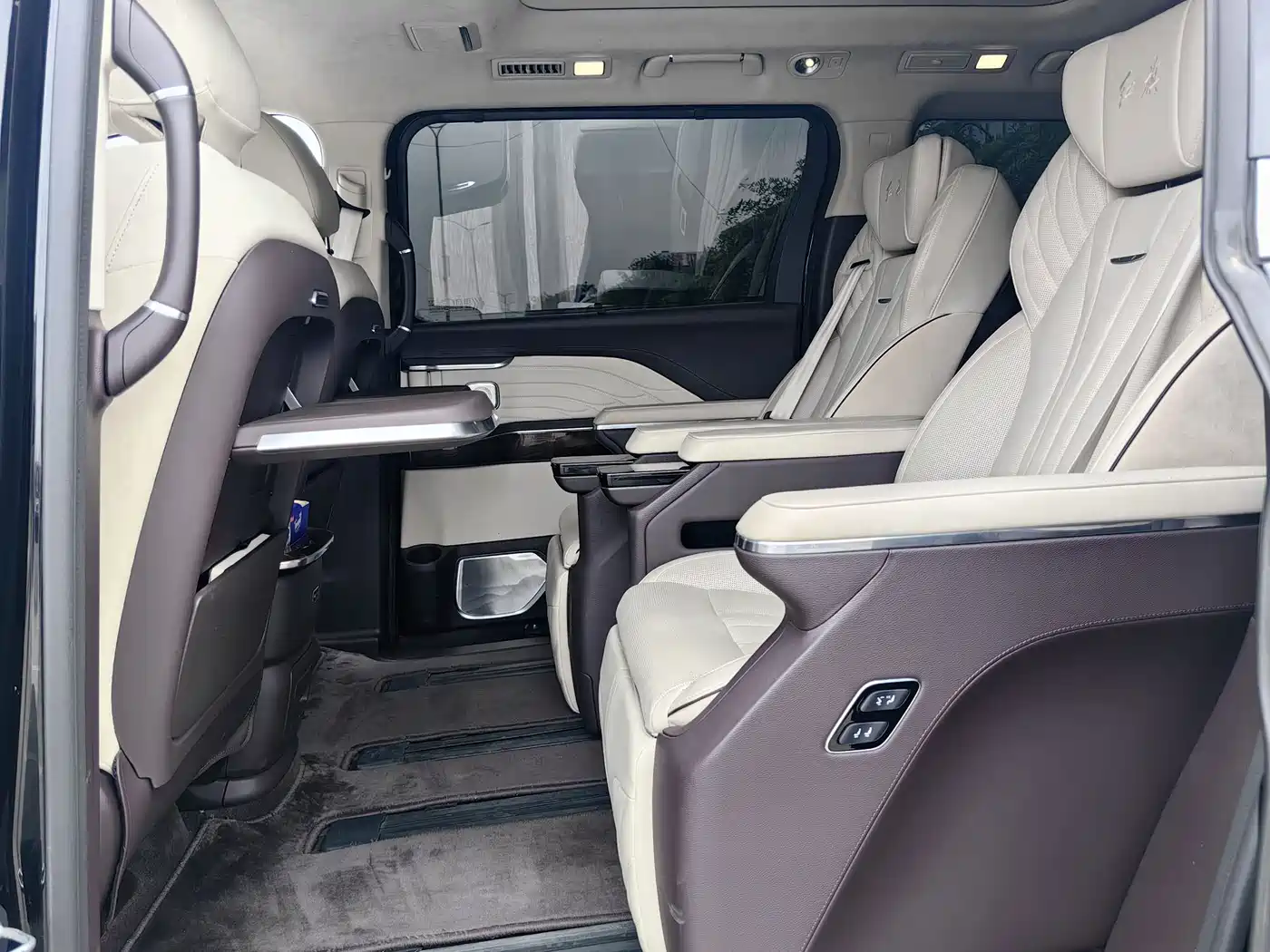 Hongqi HQ9 2023 2.0T Smart Connect Flagship фото 7