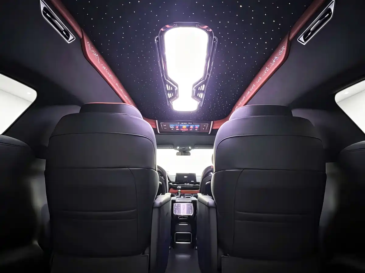 Toyota Granvia 2026 Model 2.5L Hybrid Luxury Edition фото 10