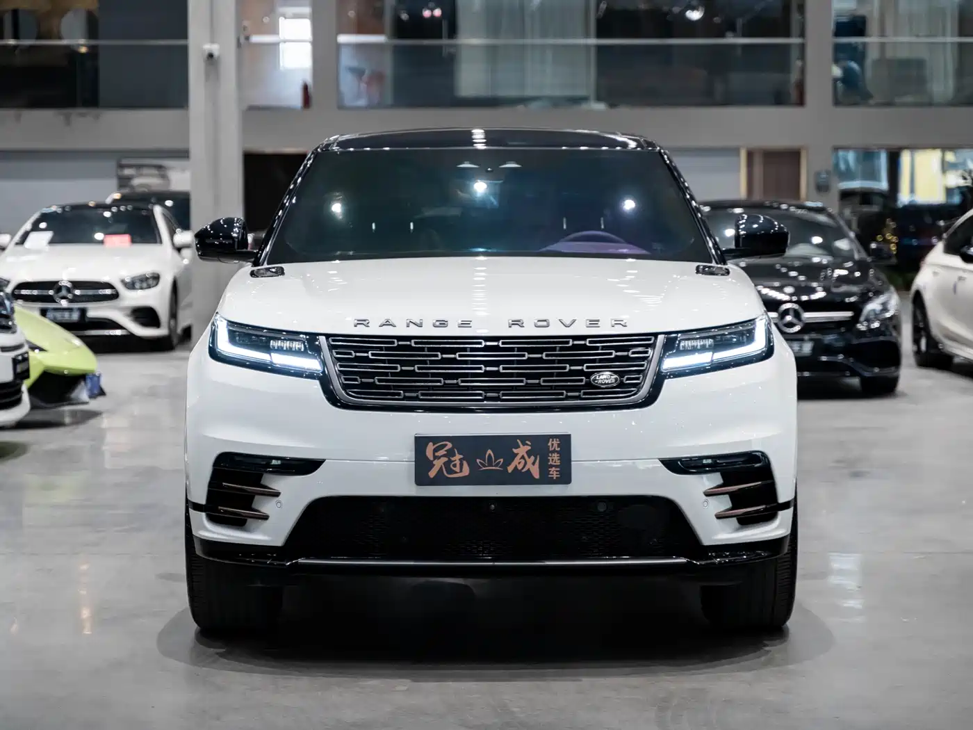 Land Rover Range Rover Velar 2024 Dynamic SE фото 2