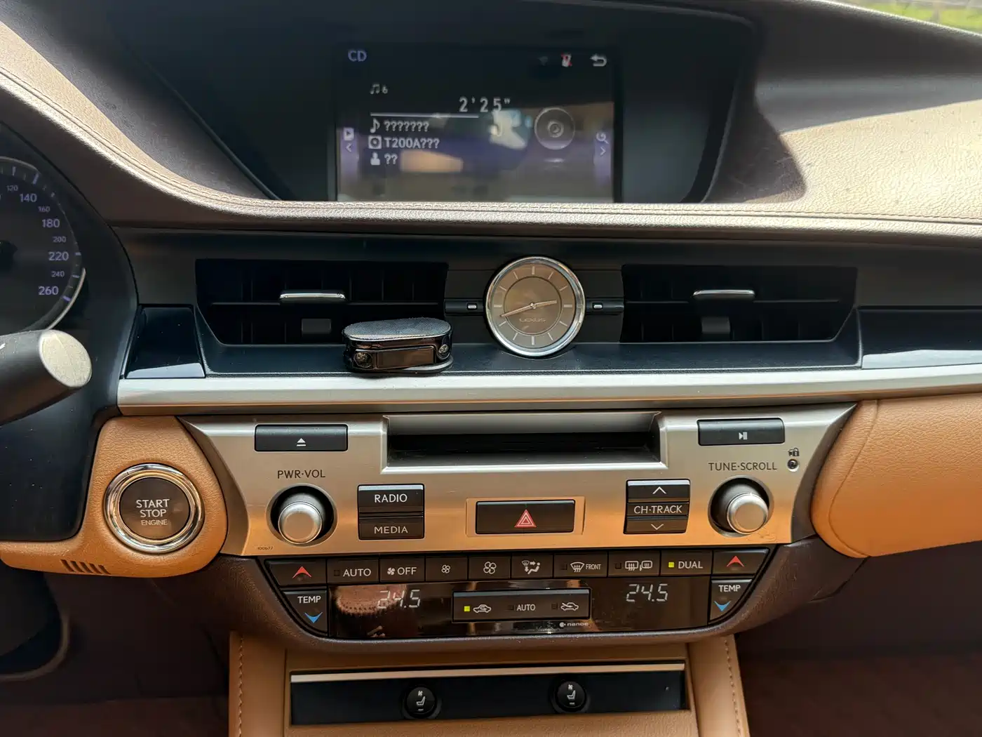Lexus ES 2017 200 30th Anniversary Edition фото 14